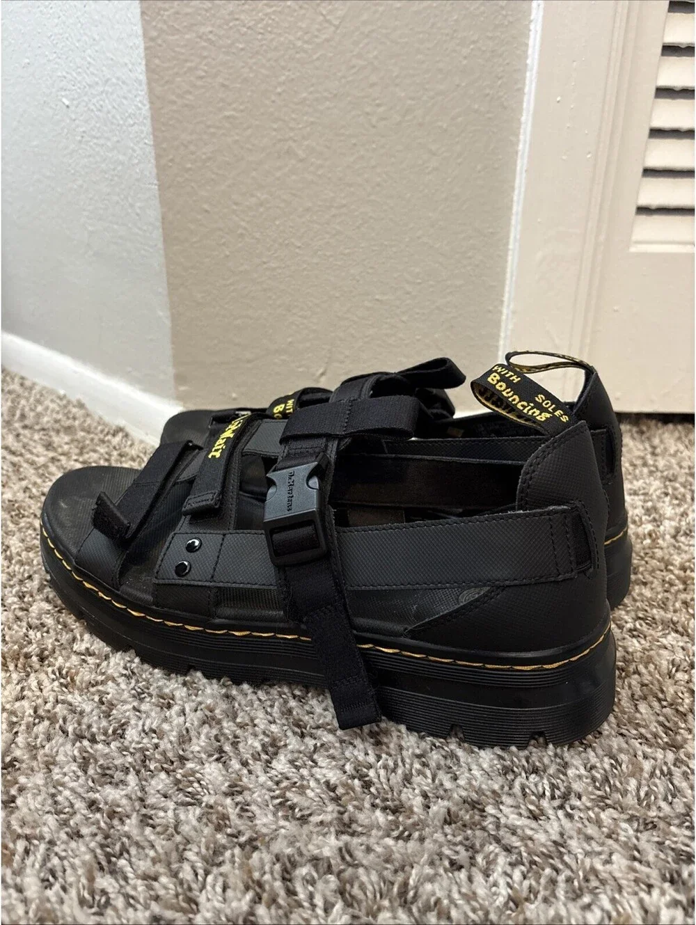 Dr. Martens Pearson Sandals Men's Size 12 Black Fisherman AirWair Strap Platform